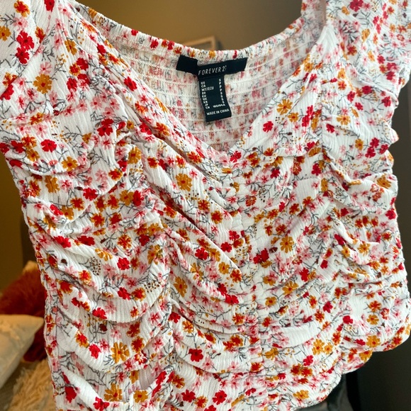 Forever 21 Floral Ruched Crop Top - Picture 3 of 5